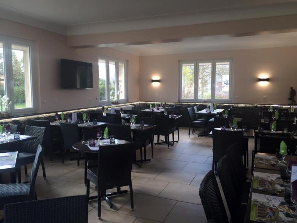 Hotel Restaurant Robinson Haybes Exterior foto