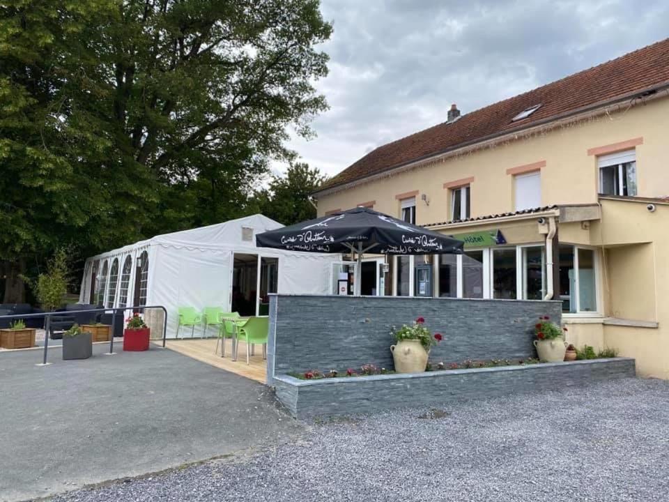 Hotel Restaurant Robinson Haybes Exterior foto